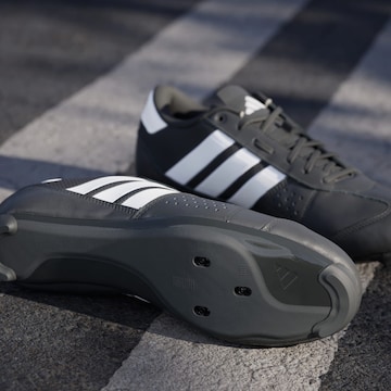 Scarpa sportiva 'Heritage Road' di ADIDAS PERFORMANCE in nero