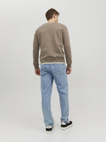 JACK & JONES Sweatshirt 'Star' in Braun