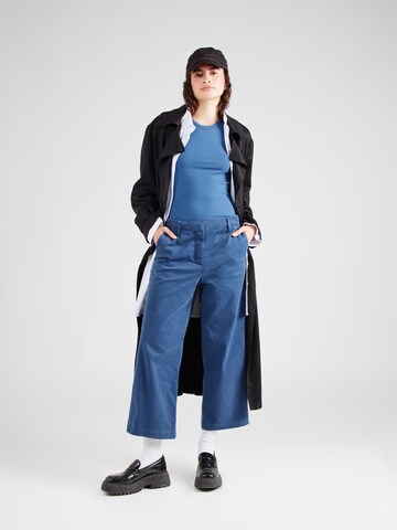 TOMMY HILFIGER Ohlapna forma Chino hlače | modra barva