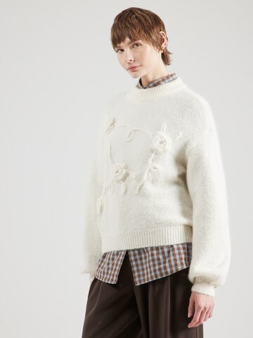 Pull-over 'Trinnie' VILA ROUGE EDIT en beige : devant