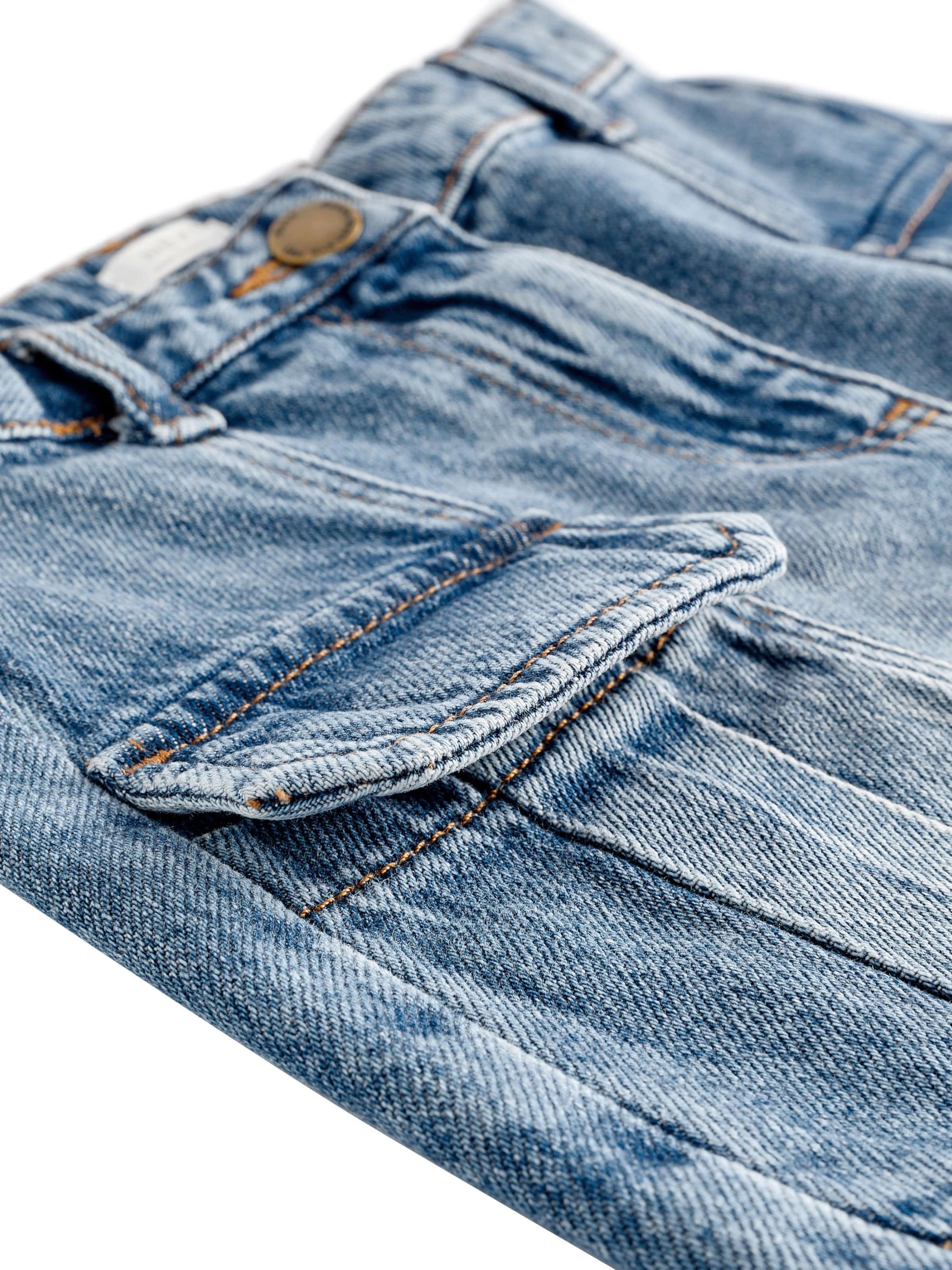 Next Rok in Blauw