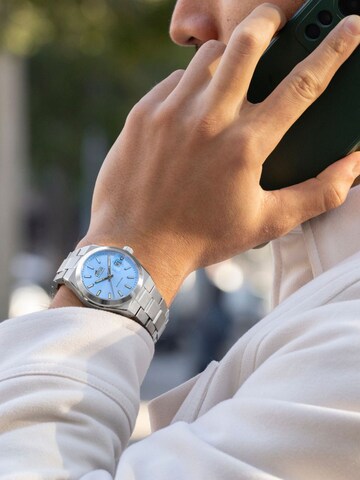 Montre à affichage analogique Lotus en bleu : devant