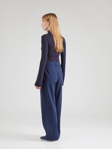 Wide leg Pantaloni con pieghe 'ONLEVI' di ONLY in blu