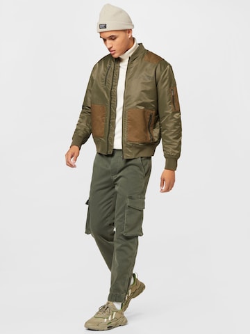 Effilé Pantalon cargo 'Jake' ABOUT YOU en vert