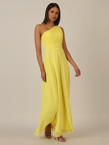 APART Kleid in Gelb
