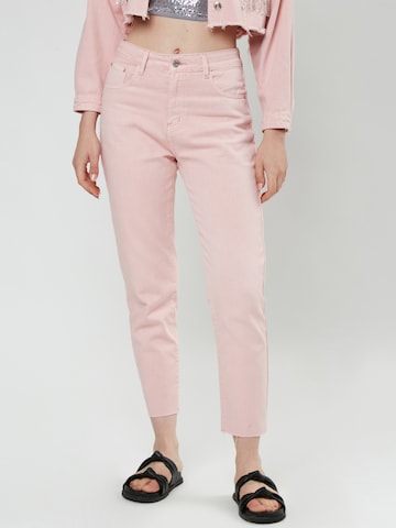 Influencer Regular Jeans i rosa: forside