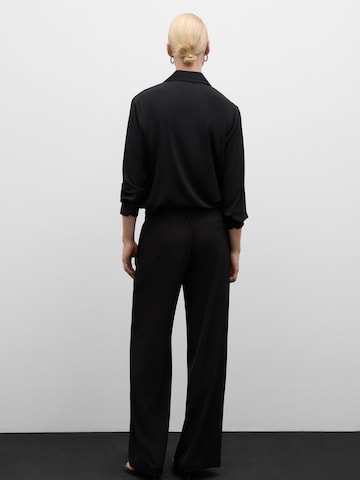 MANGO Regular Pressveckad byxa 'Abel' i svart