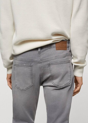 MANGO MAN Slimfit Jeans 'Jude' in Grau