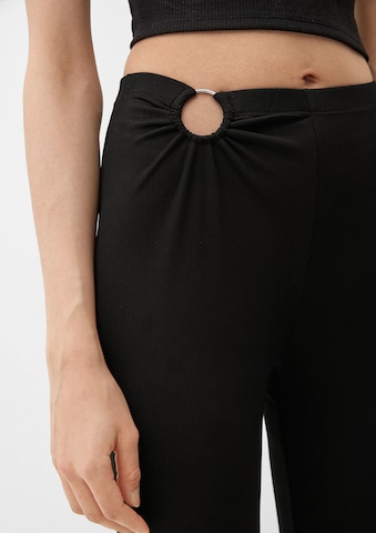 QS - Acampanado Pantalón en negro