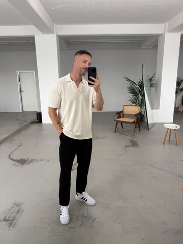 DAN FOX APPAREL Футболка 'Kevin' в Белый