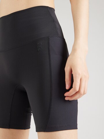 P.E Nation Skinny Sportshorts 'Free Play 7' in Schwarz