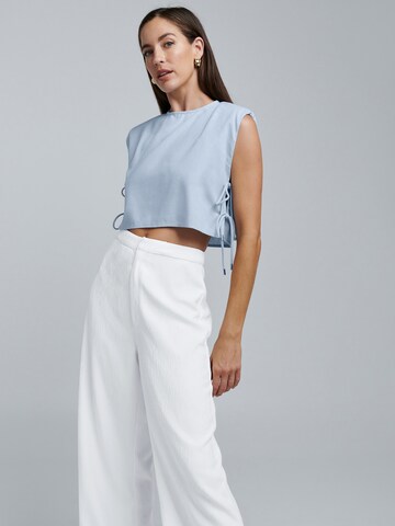 BWLDR Top 'VIOLA' in Blue: front
