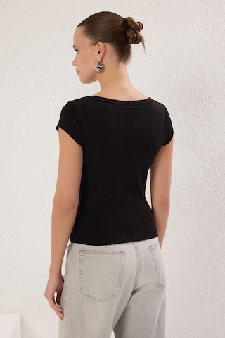 T-shirt Trendyol en noir