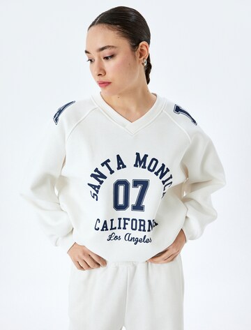 Koton Sweatshirt in White