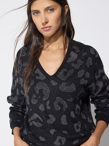 Pull-over Lola Casademunt en noir : devant