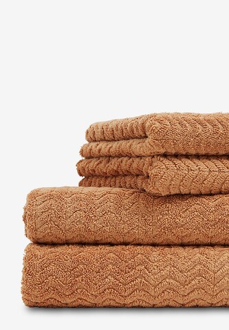 Lexington Towel in Brown