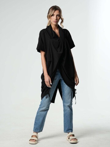 Metamorphoza Tunic in Black: front