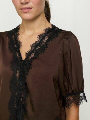 T-shirt ' SRJournee ' Soft Rebels en marron : devant