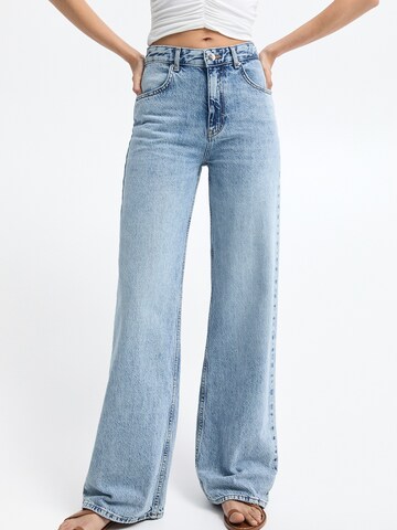 Wide leg Jeans de la Pull&Bear pe albastru: față