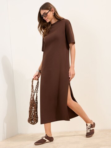 Friends Like These - Vestido en marrón