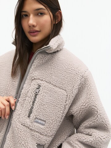 Pull&BearPrijelazna jakna - siva boja