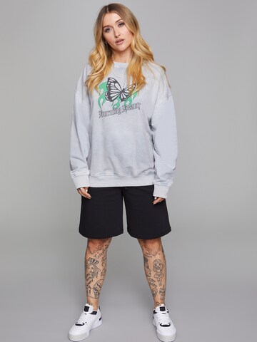 ABOUT YOU x Sharlota Sweatshirt 'Franca' in Grau