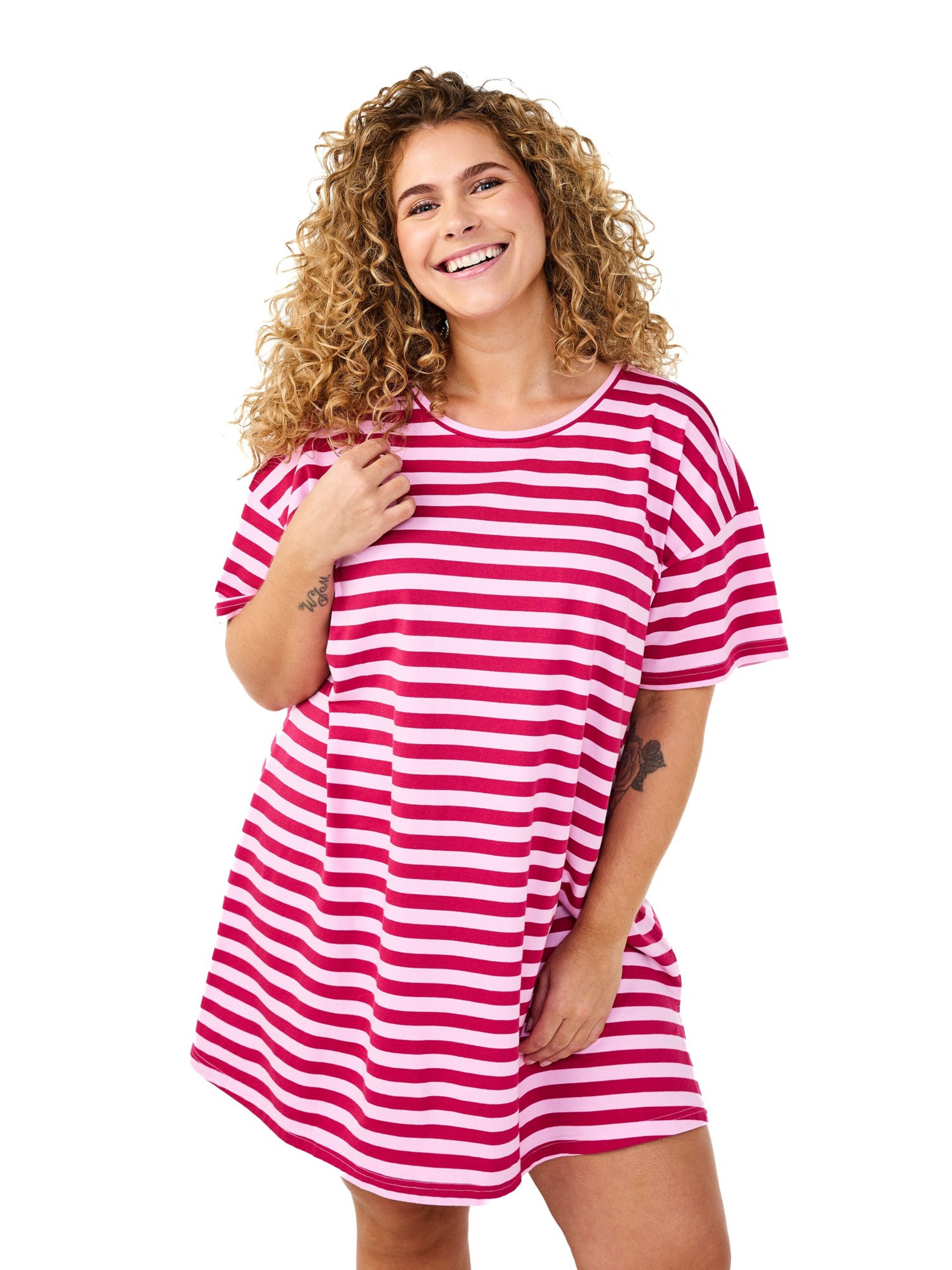 Zizzi Koszulka do spania 'MSIV' w kolorze fioletowy: przód