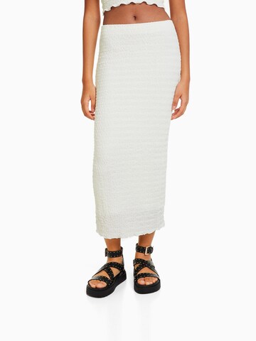 Bershka Skirt in White: front