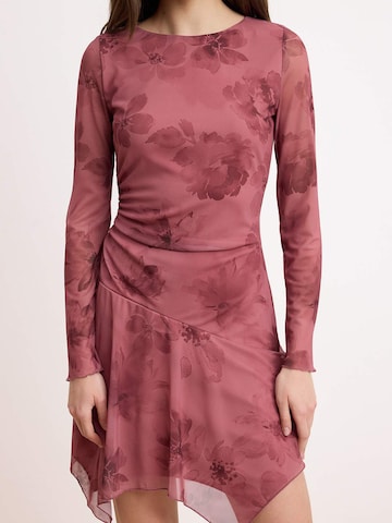 Trendyol Šaty – pink