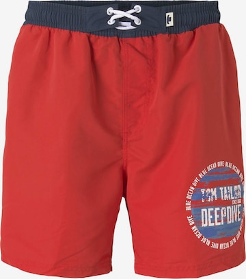 Shorts de bain TOM TAILOR en rouge : devant