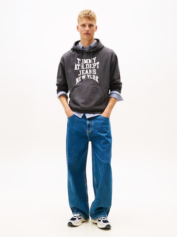 Tommy Jeans Свитшот 'Heritage '90s Varsity' в Черный