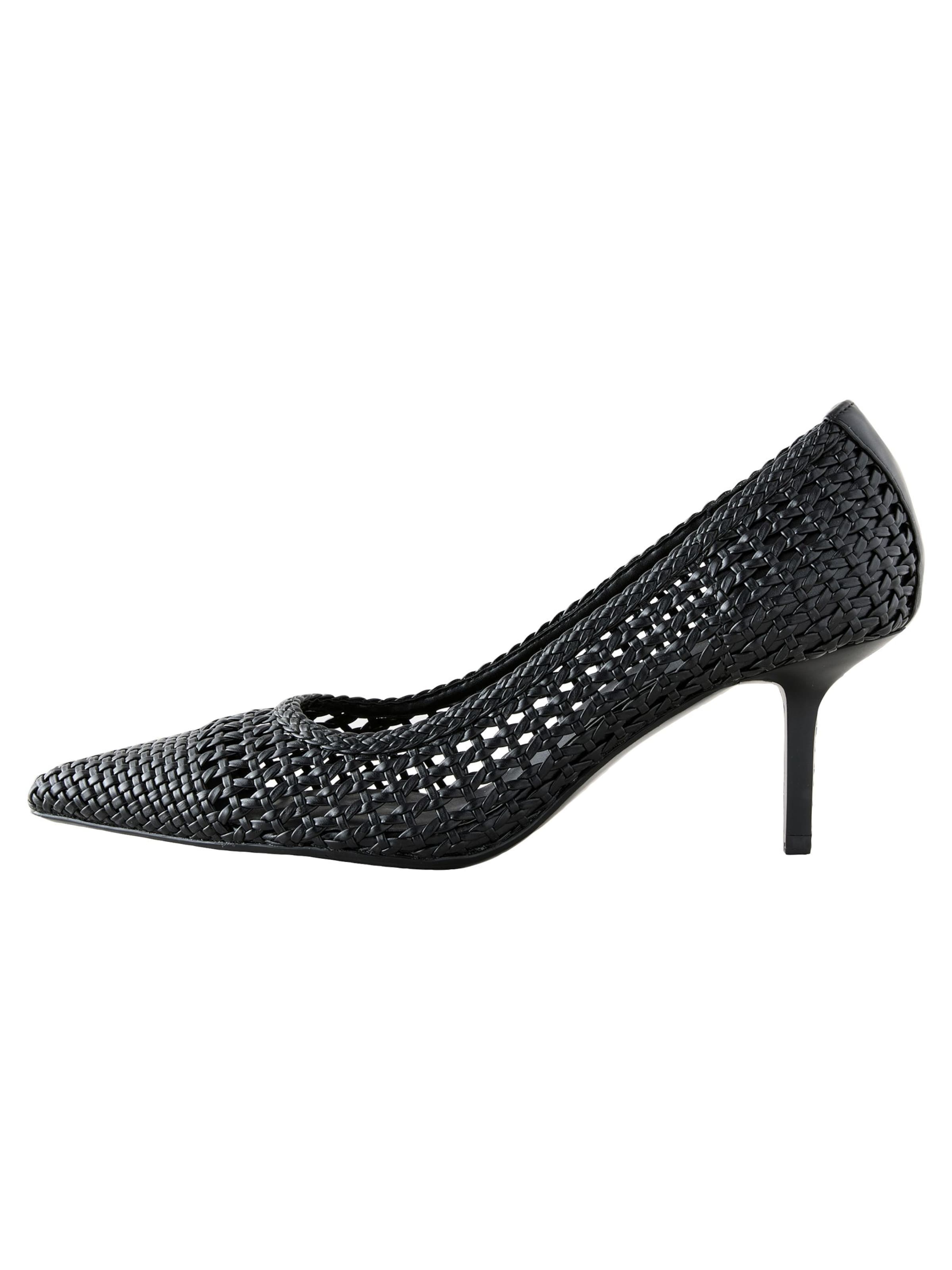 Pumps de la Next pe negru: față