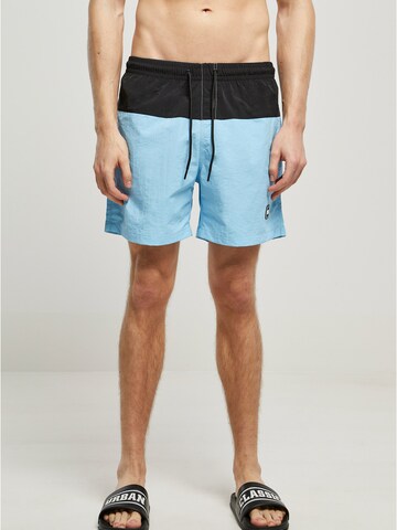 Shorts de bain Urban Classics en bleu : devant