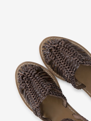 BRONX Strap Sandals in Brown