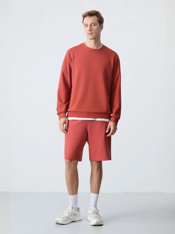 Tommy Life Sweatshirt in Red