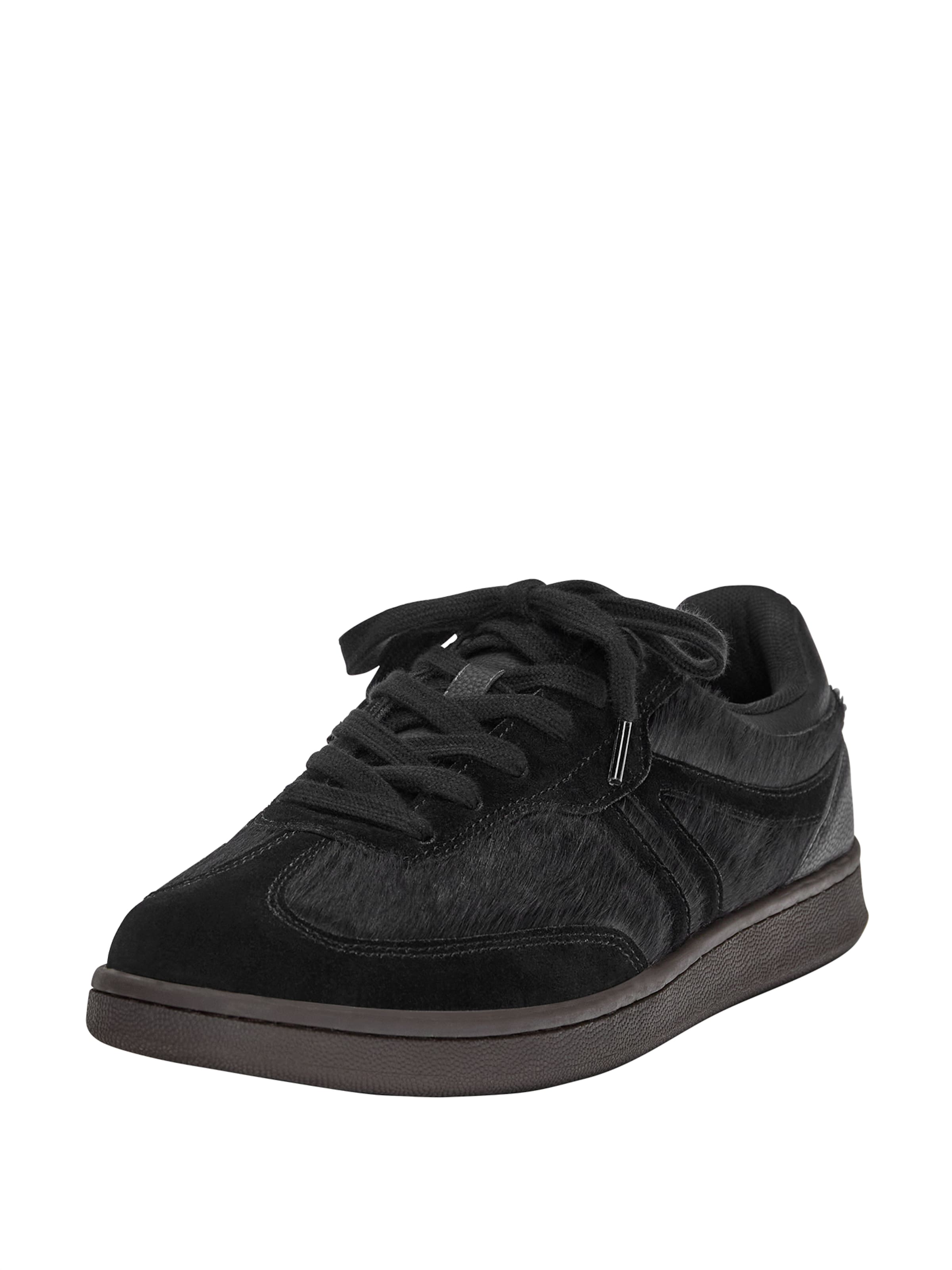 Sneaker bassa di Pull&Bear in nero: frontale