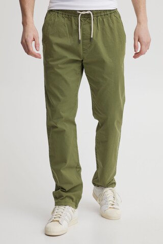 BLEND Regular Chino in Groen: voorkant