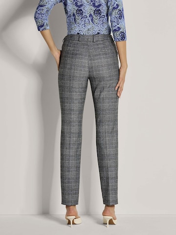 Coupe slim Pantalon à plis MADELEINE en gris