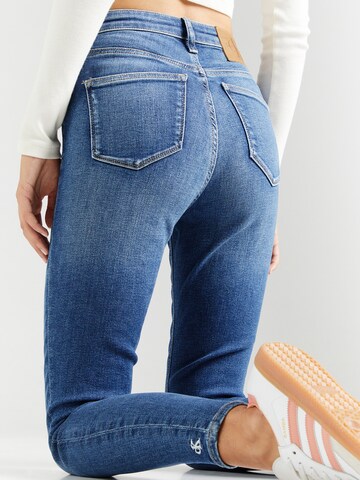 Calvin Klein Jeans Kitsas Teksapüksid, värv sinine