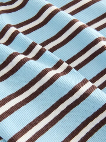 Next - Camiseta en azul