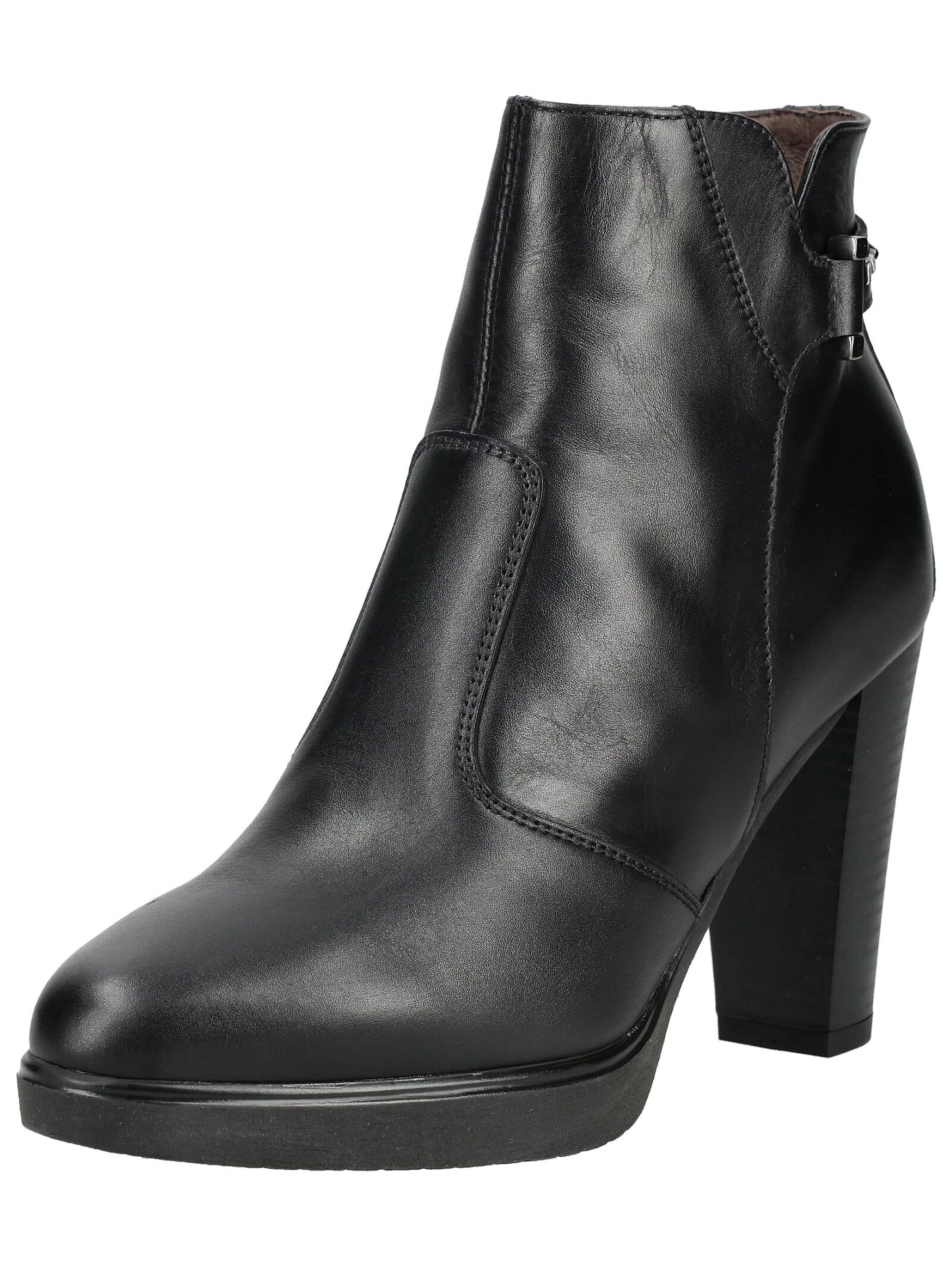 Nero Giardini Ankle Boots in Black: front