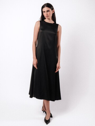 IORGONI - Vestido 'La Fontaine Dress' en negro