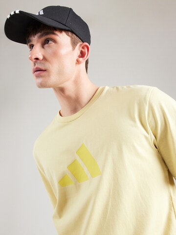 ADIDAS SPORTSWEAR - Camiseta funcional 'FI 3BAR' en amarillo