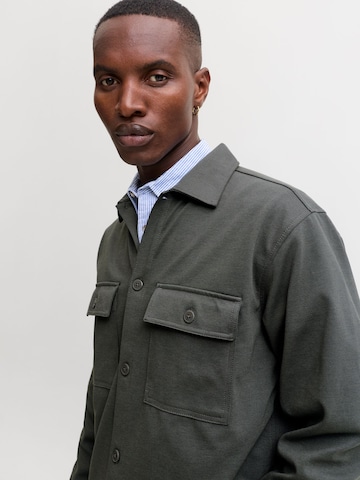 JACK & JONES Comfort Fit Jacke in Grün