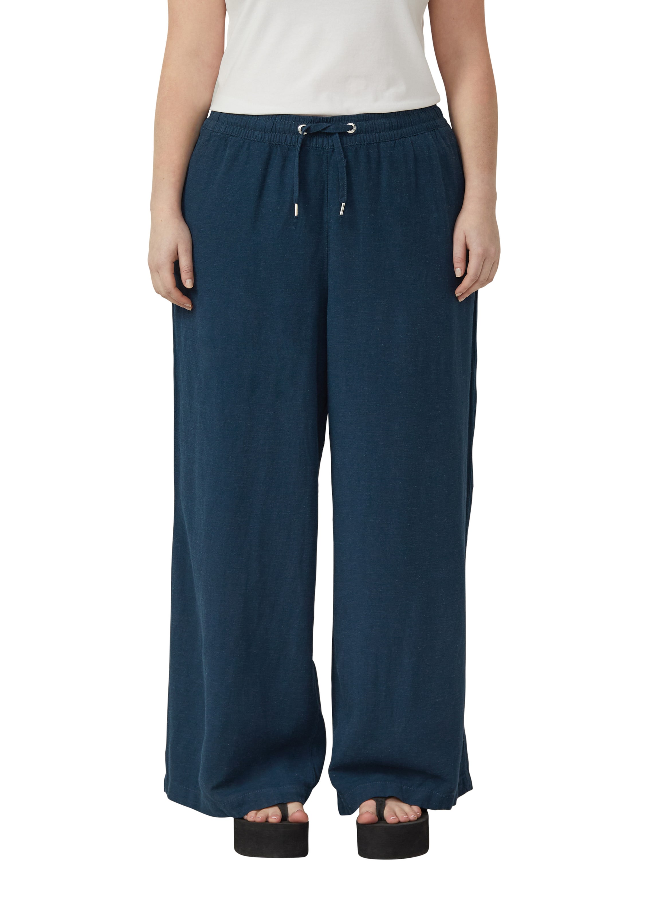 QS Regular Broek in Blauw: voorkant