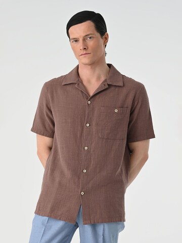 Regular fit Camicia di Antioch in marrone: frontale