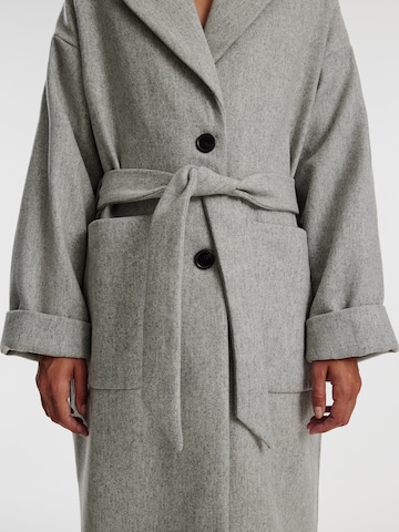 Manteau mi-saison 'Santo' EDITED en gris