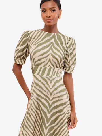 Robe Lipsy en vert : devant