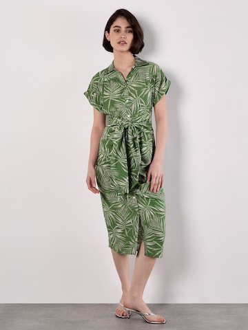 Apricot Jurk in Groen: voorkant