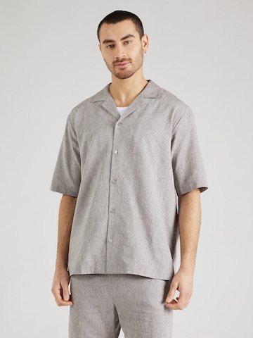 ABOUT YOU x Kevin Trapp - Regular Fit Camisa 'Joey' em cinzento: frente
